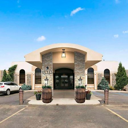 Revel Hotel Minot - Surestay Collection By Best Western Exterior foto