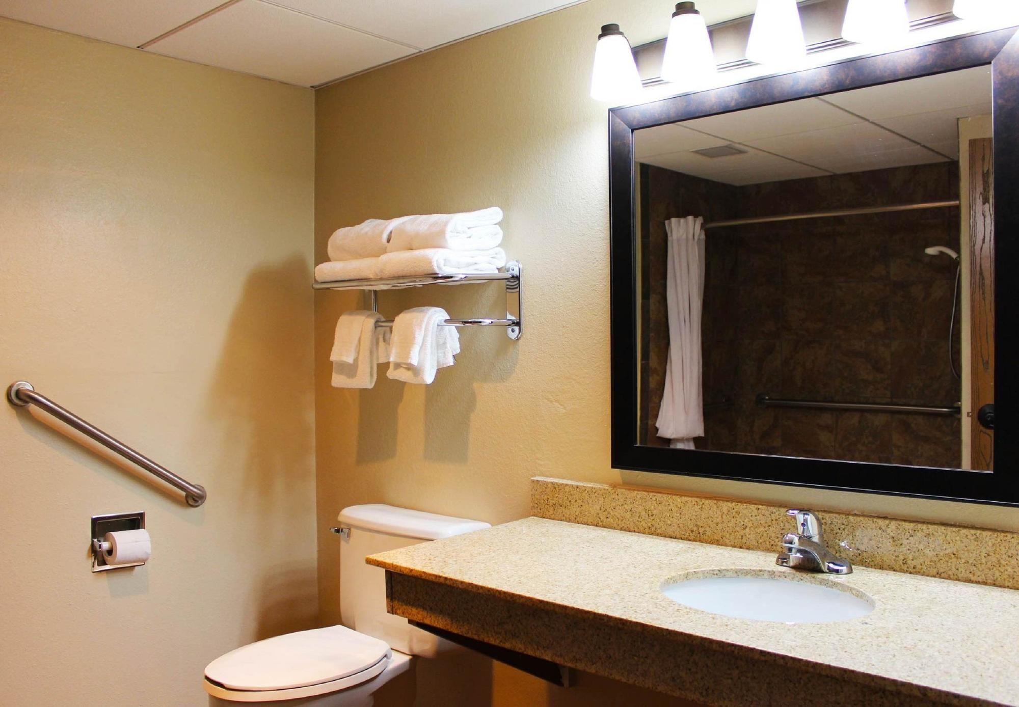 Revel Hotel Minot - Surestay Collection By Best Western Exterior foto