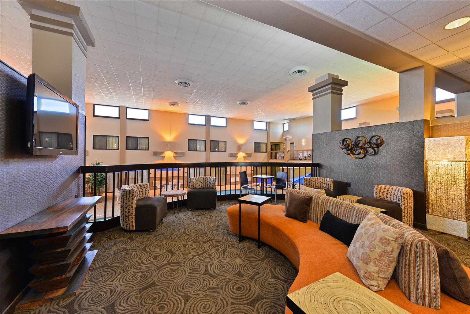 Revel Hotel Minot - Surestay Collection By Best Western Exterior foto
