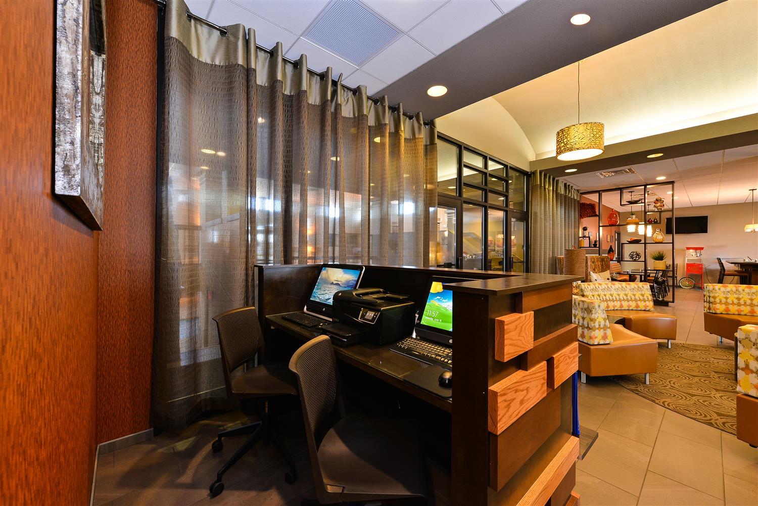Revel Hotel Minot - Surestay Collection By Best Western Exterior foto