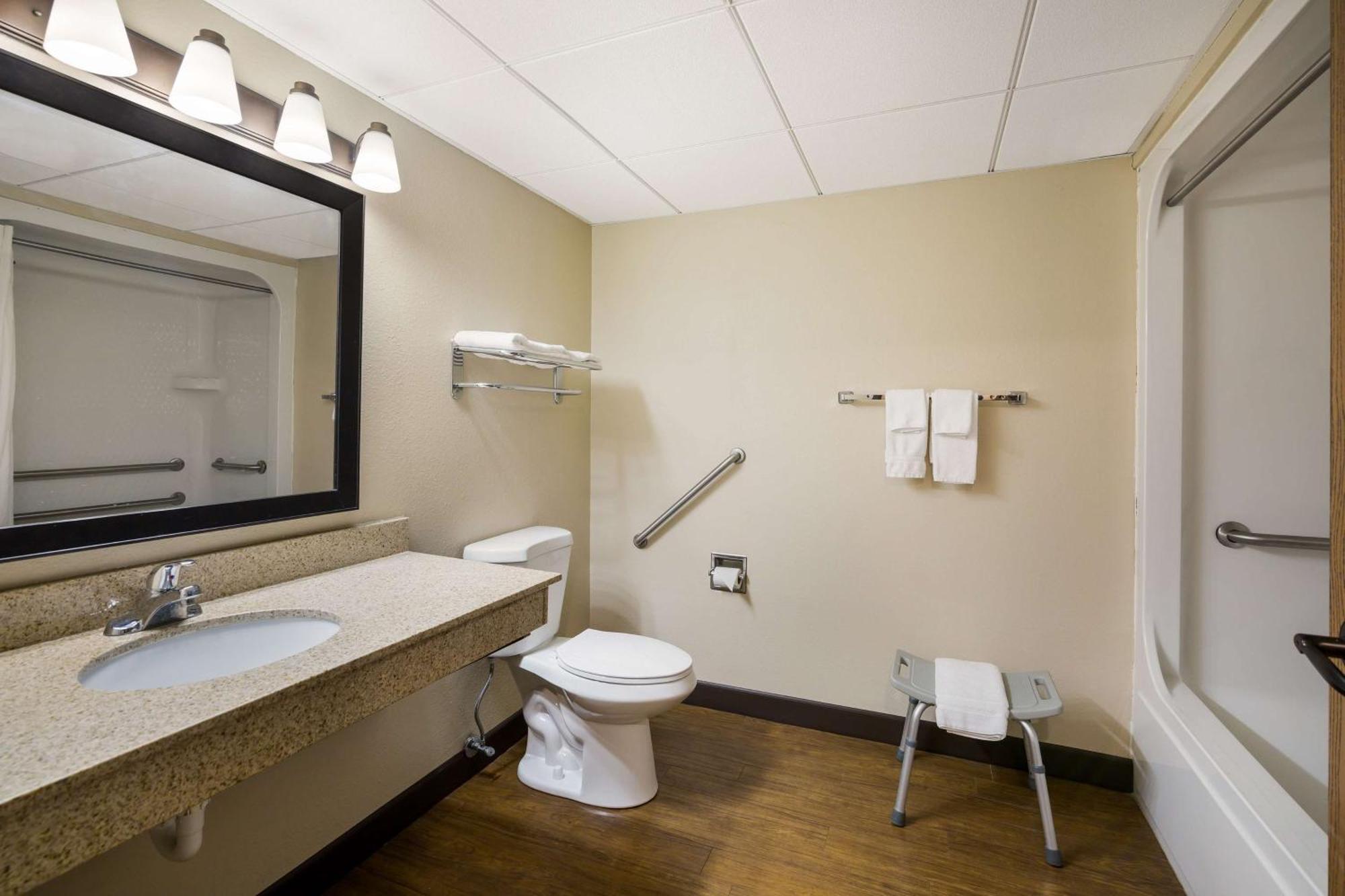 Revel Hotel Minot - Surestay Collection By Best Western Exterior foto
