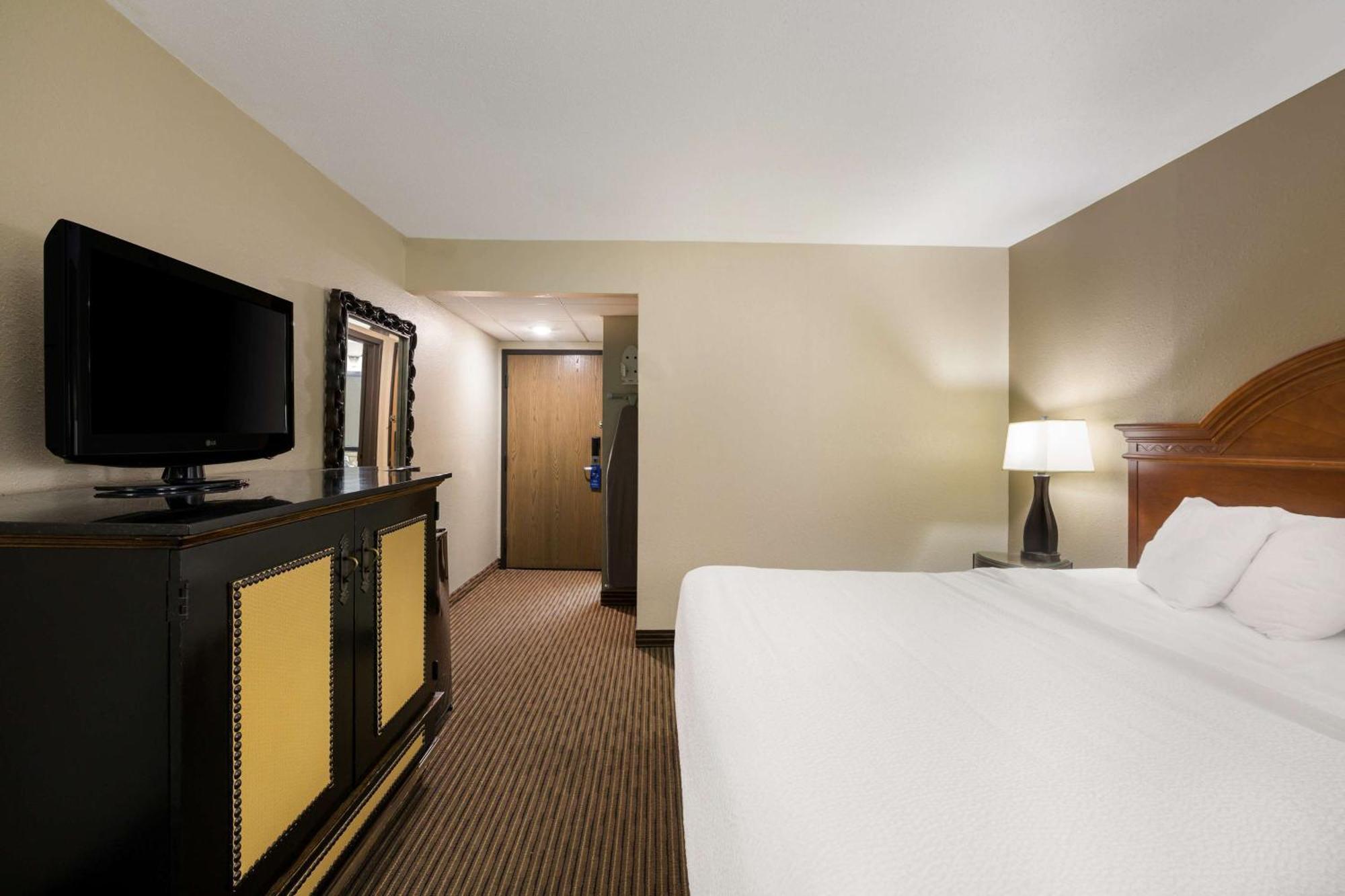 Revel Hotel Minot - Surestay Collection By Best Western Exterior foto