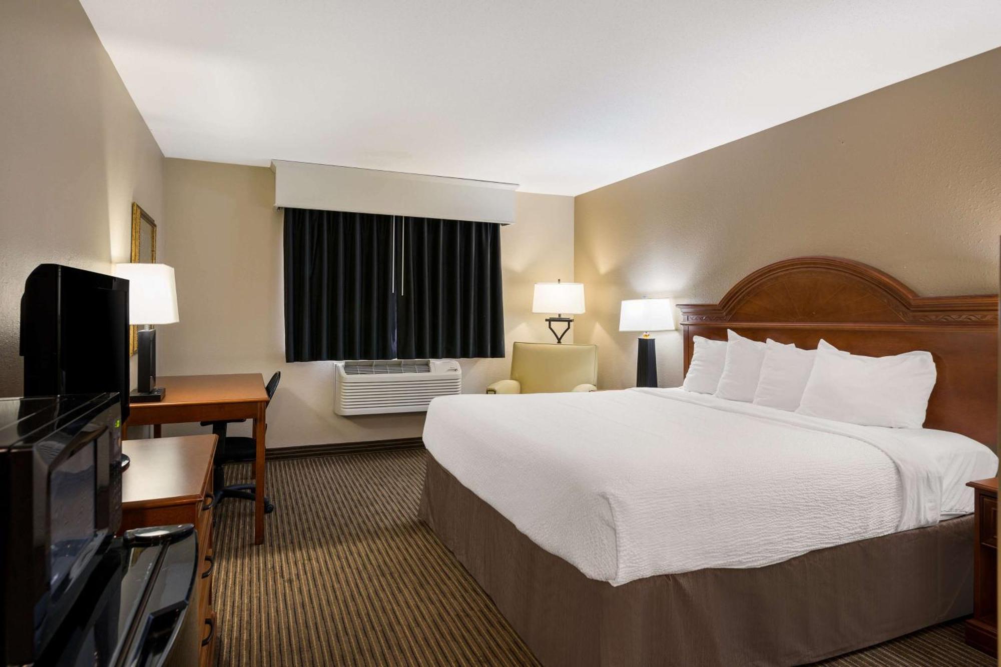Revel Hotel Minot - Surestay Collection By Best Western Exterior foto