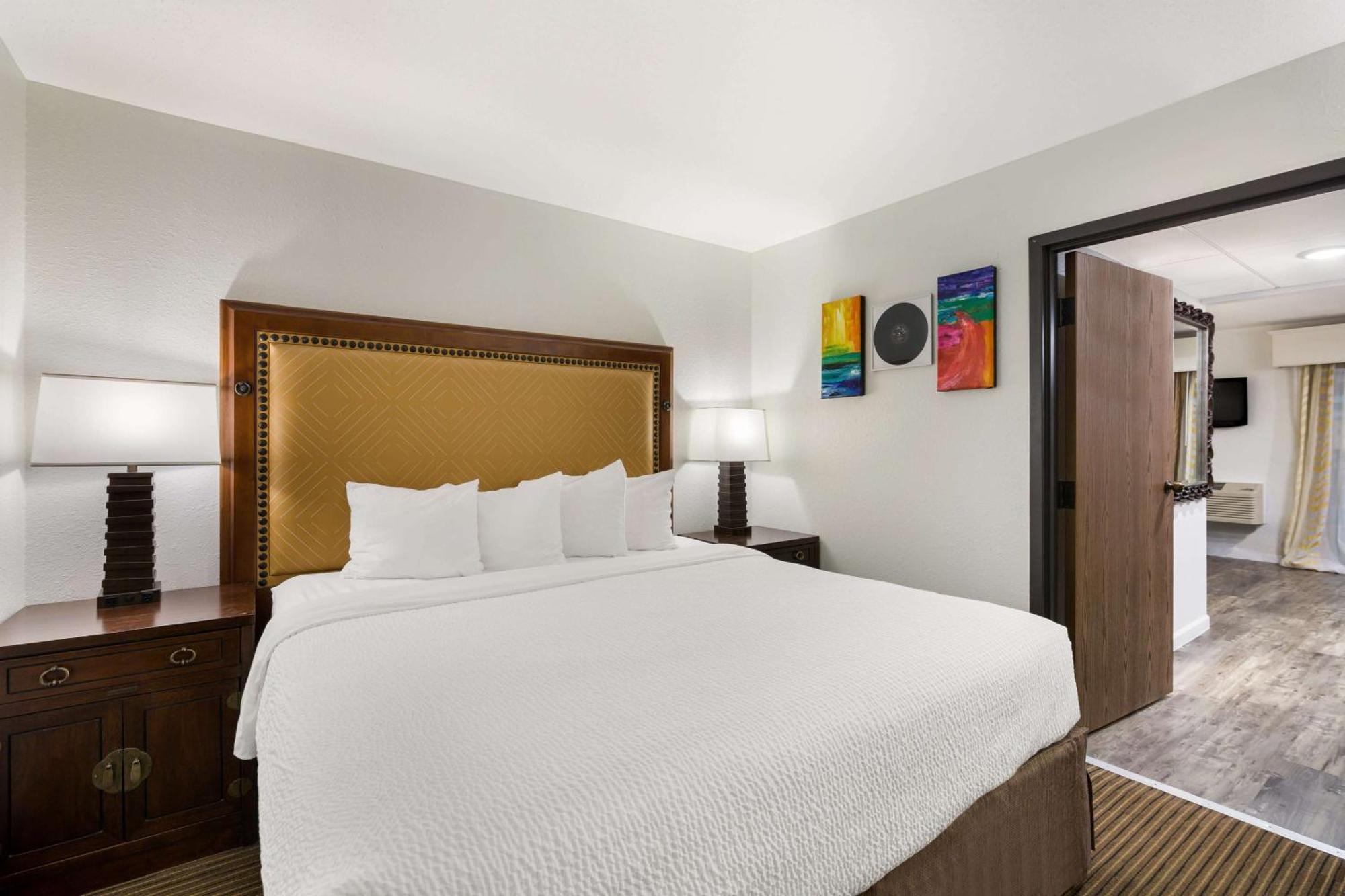 Revel Hotel Minot - Surestay Collection By Best Western Exterior foto