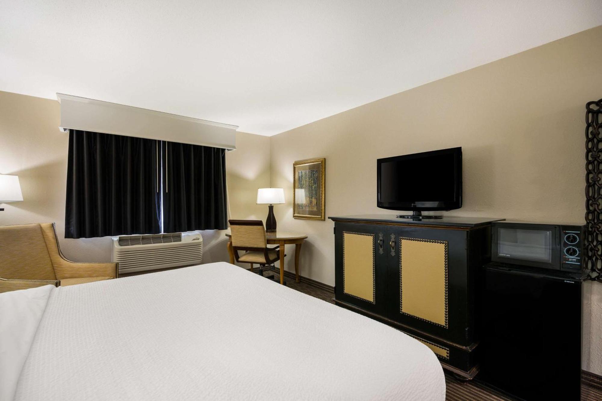 Revel Hotel Minot - Surestay Collection By Best Western Exterior foto