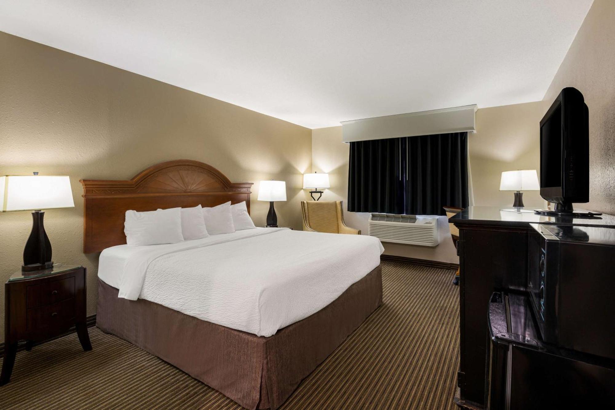 Revel Hotel Minot - Surestay Collection By Best Western Exterior foto