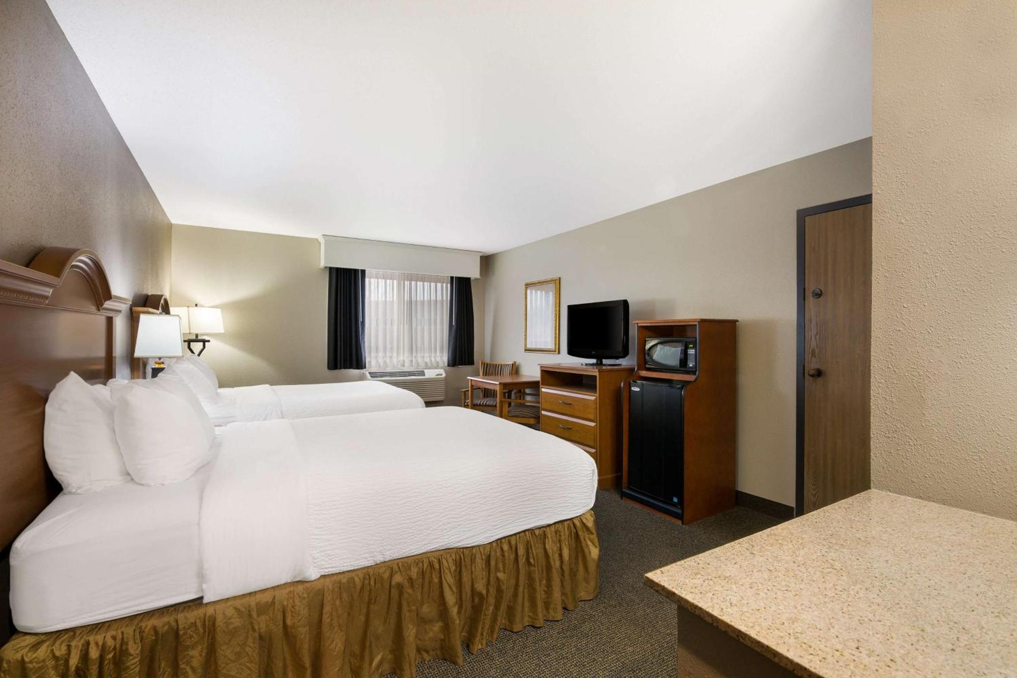 Revel Hotel Minot - Surestay Collection By Best Western Exterior foto