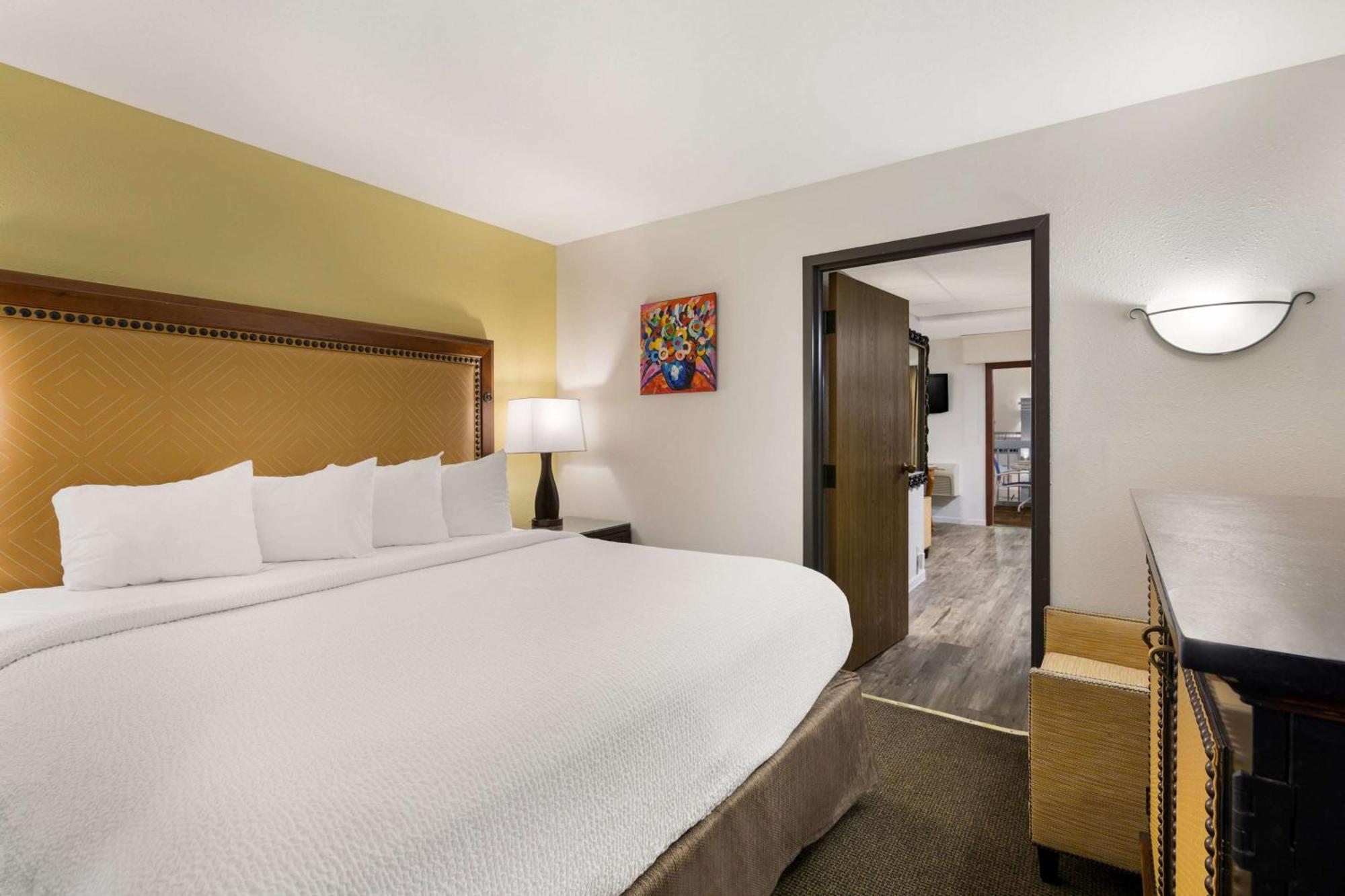 Revel Hotel Minot - Surestay Collection By Best Western Exterior foto