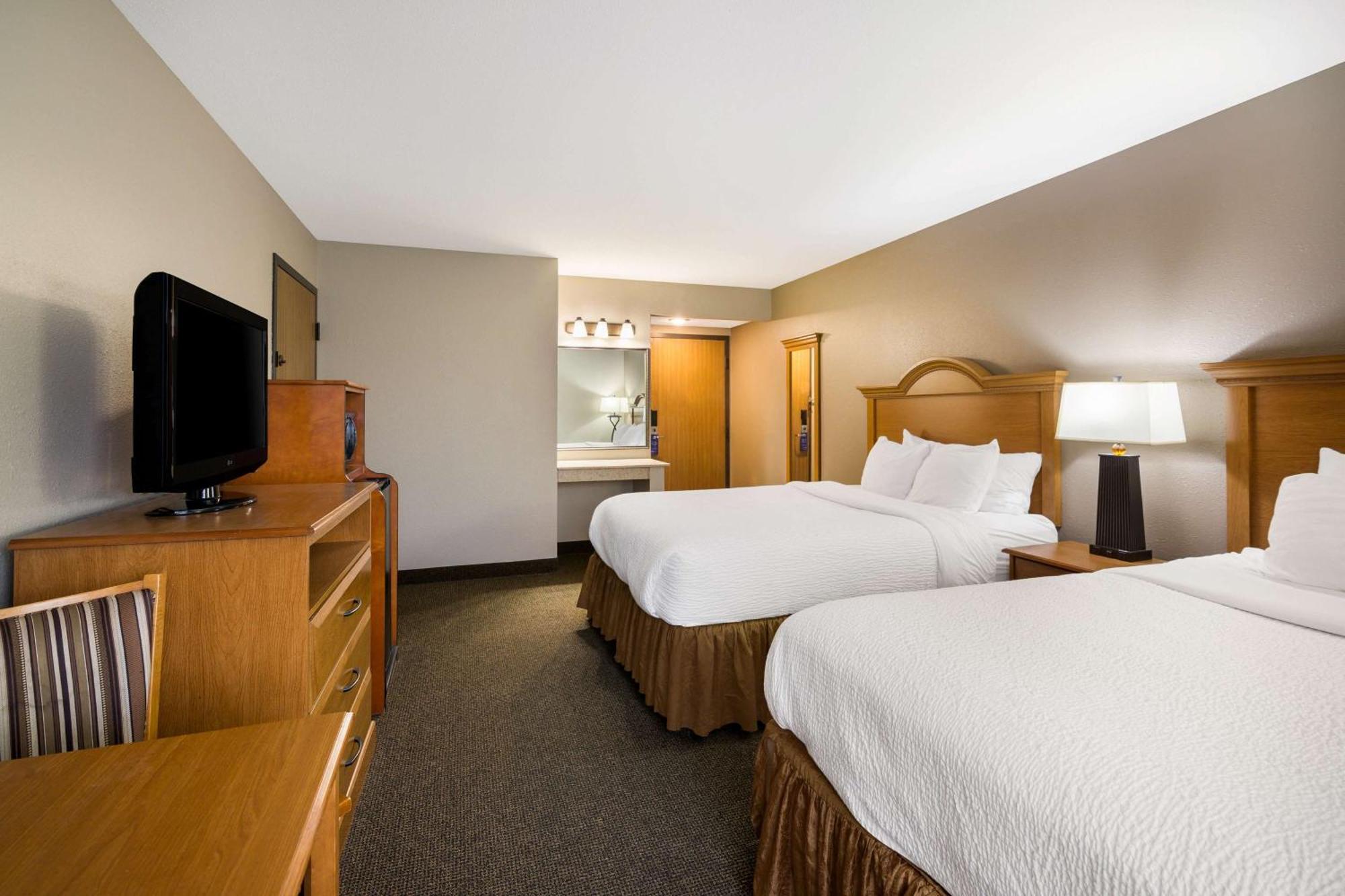 Revel Hotel Minot - Surestay Collection By Best Western Exterior foto