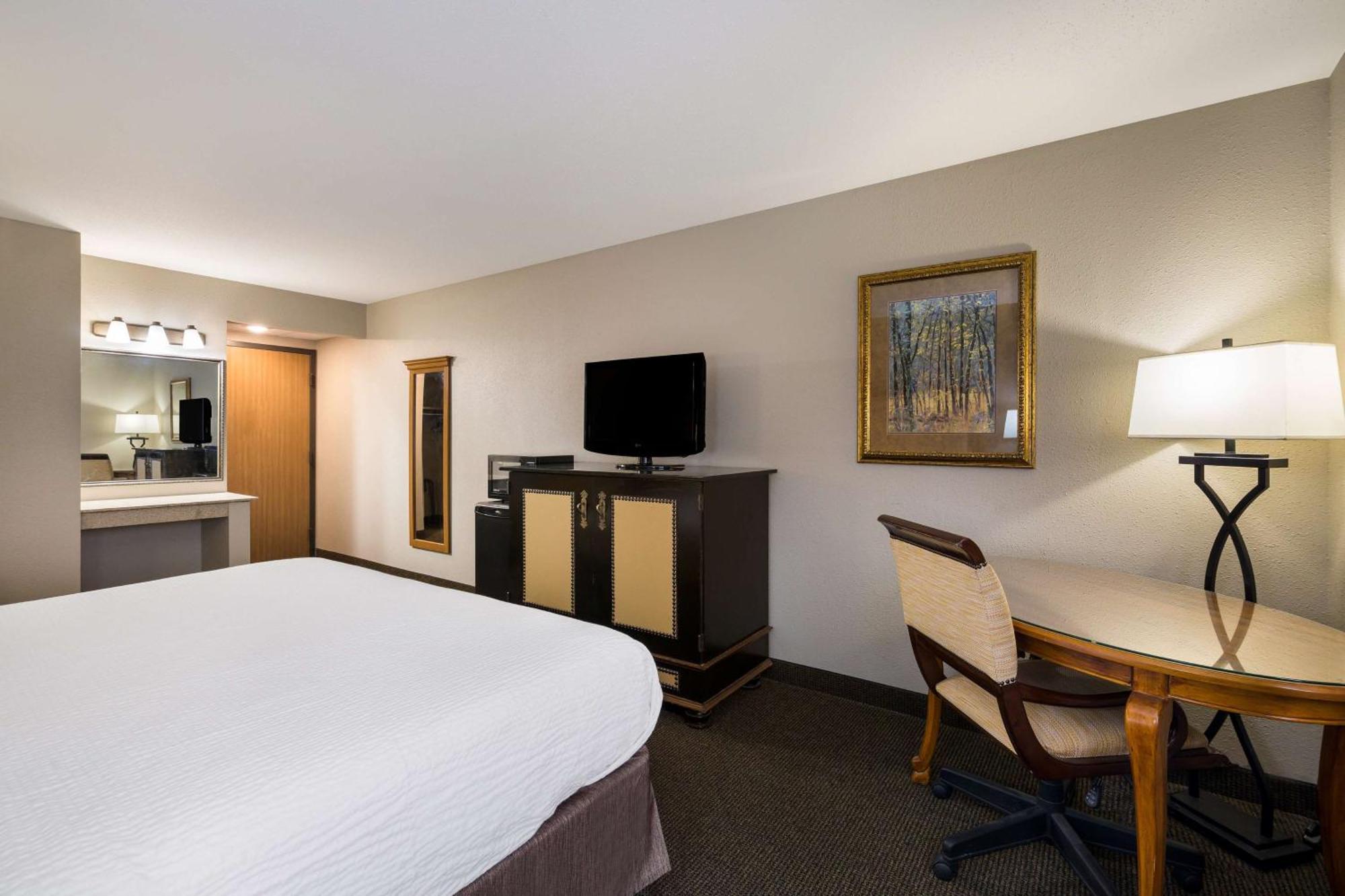 Revel Hotel Minot - Surestay Collection By Best Western Exterior foto