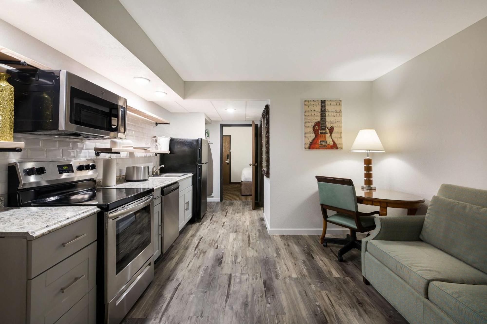 Revel Hotel Minot - Surestay Collection By Best Western Exterior foto