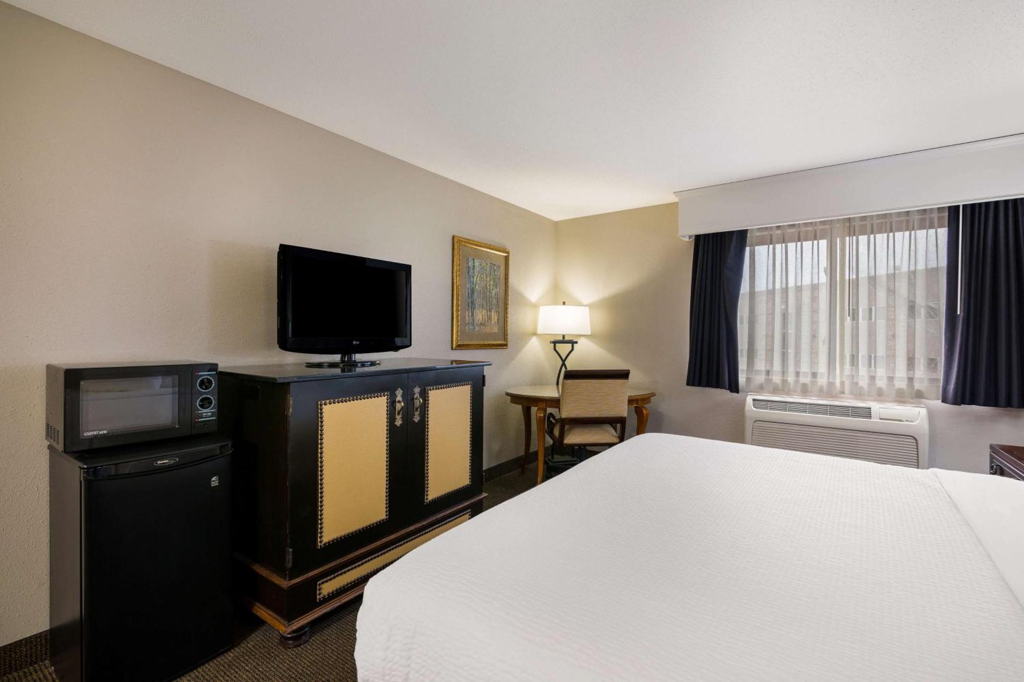 Revel Hotel Minot - Surestay Collection By Best Western Exterior foto