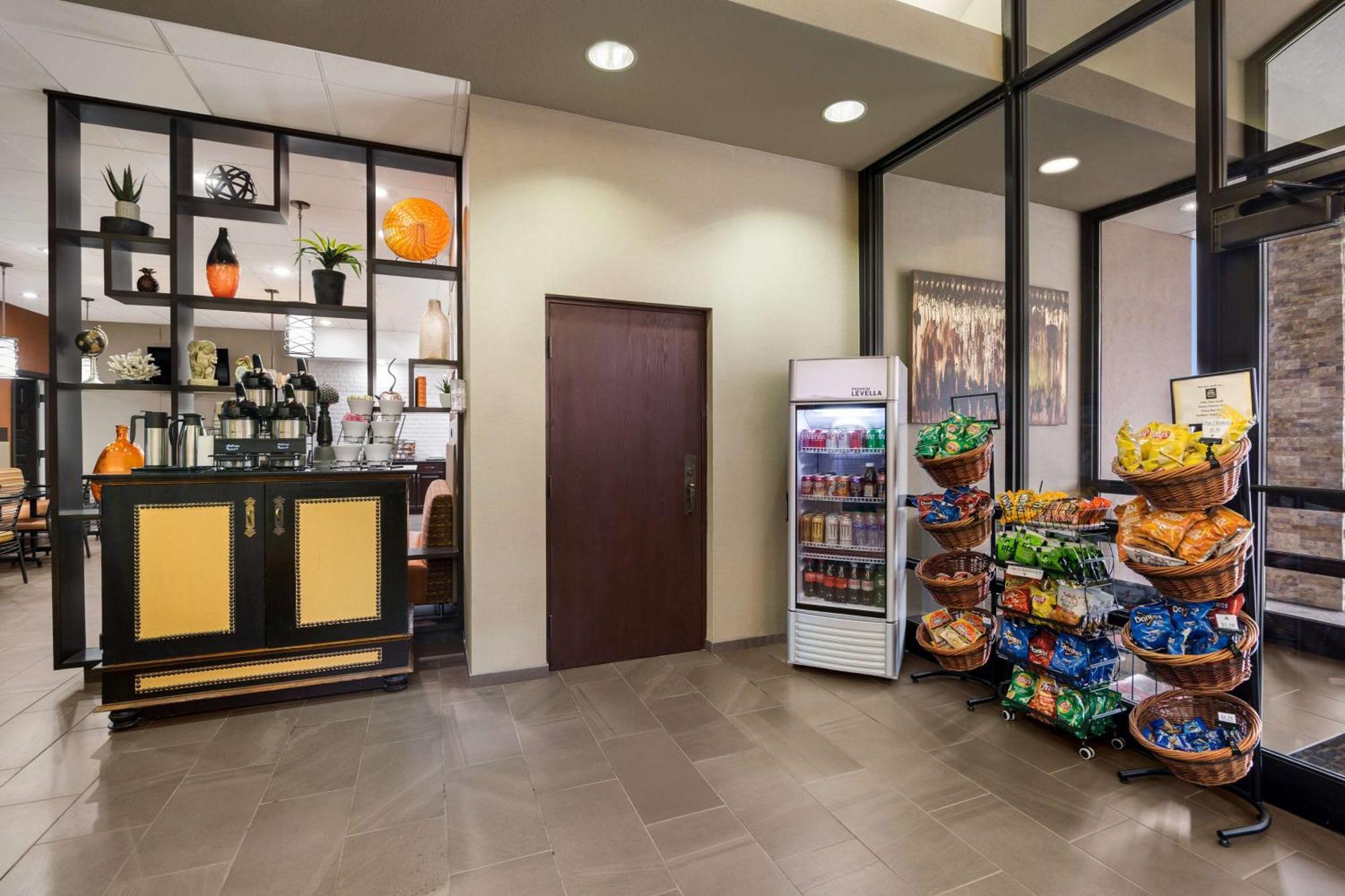 Revel Hotel Minot - Surestay Collection By Best Western Exterior foto