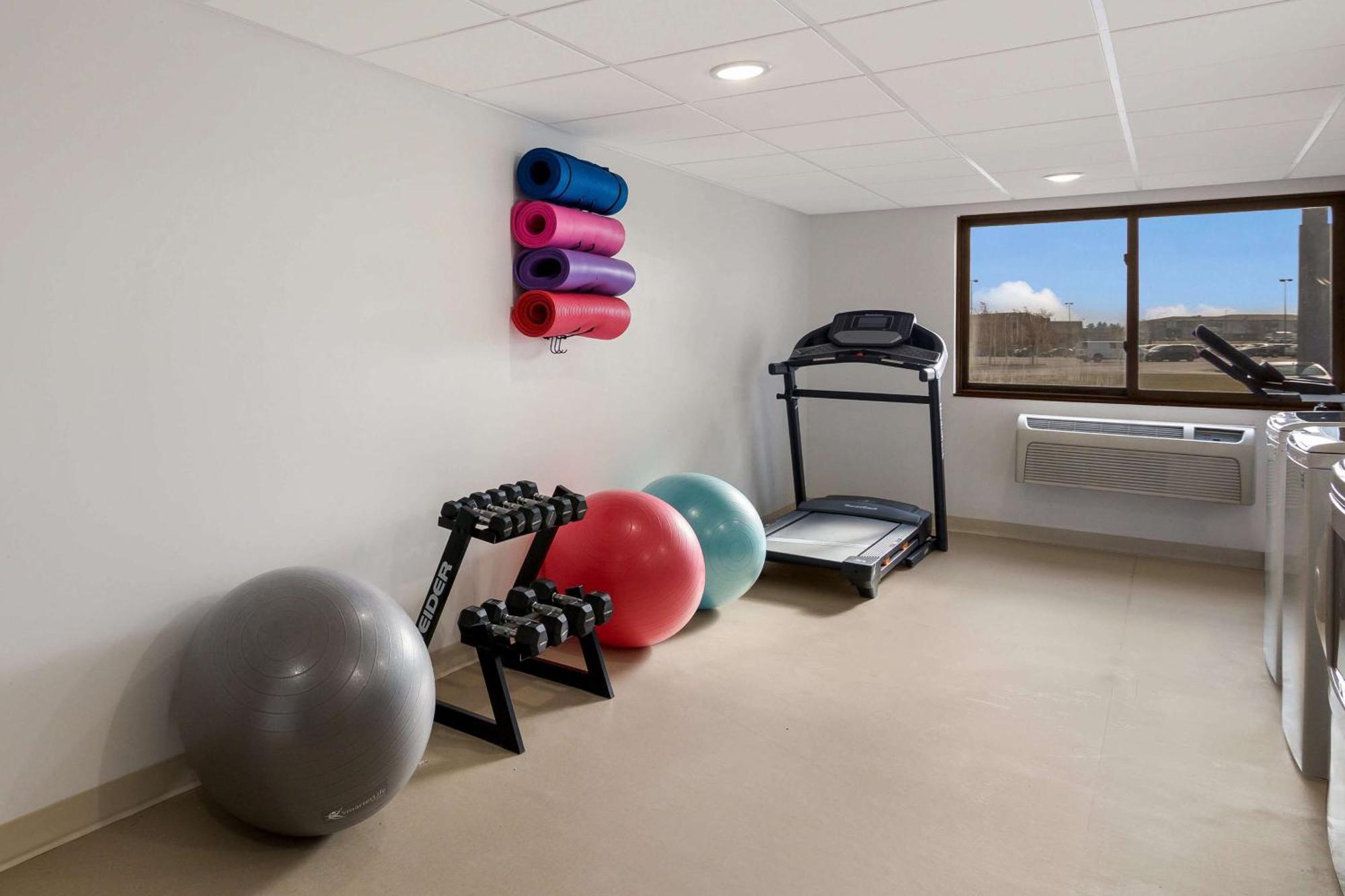 Revel Hotel Minot - Surestay Collection By Best Western Exterior foto