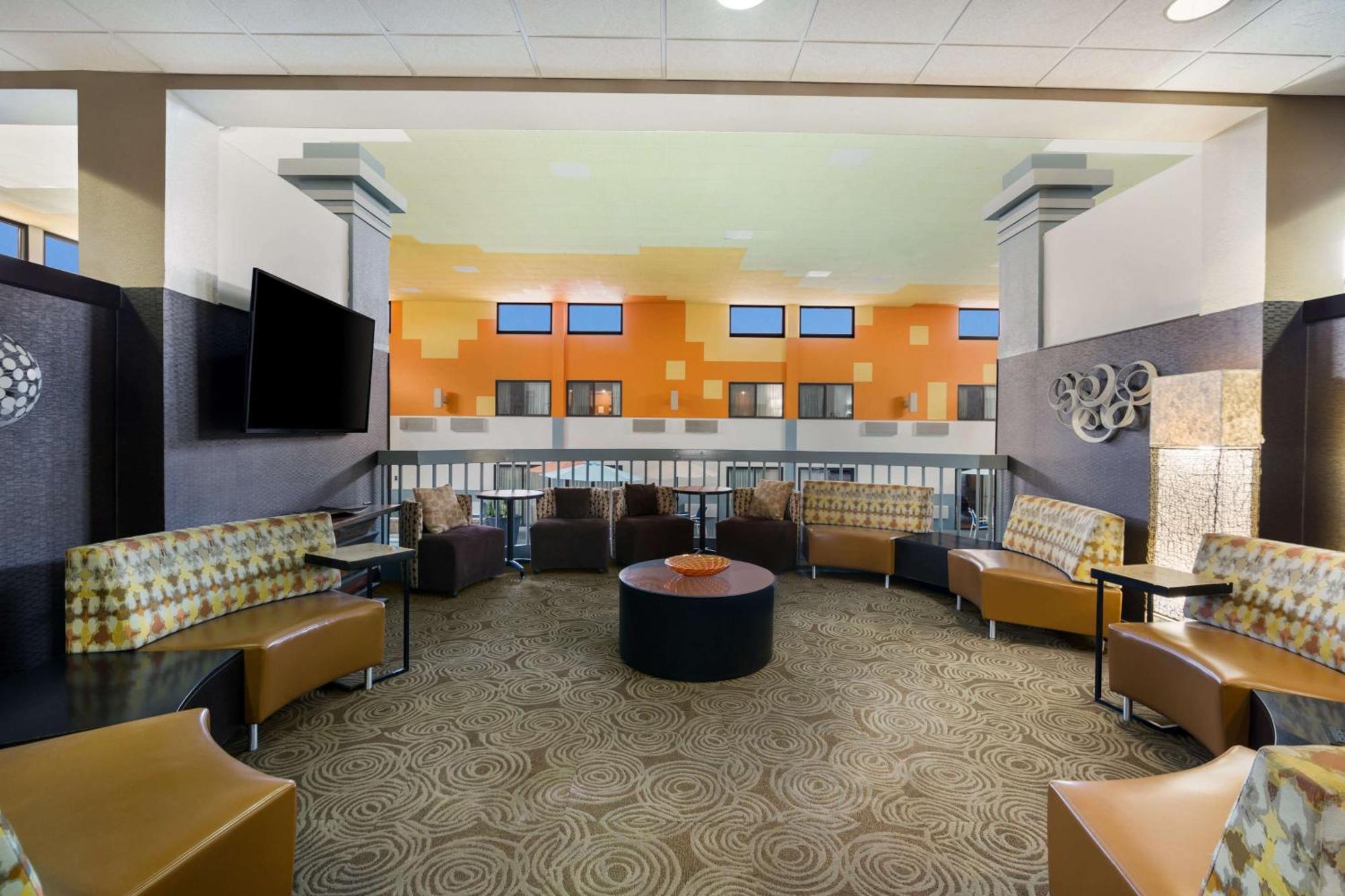 Revel Hotel Minot - Surestay Collection By Best Western Exterior foto