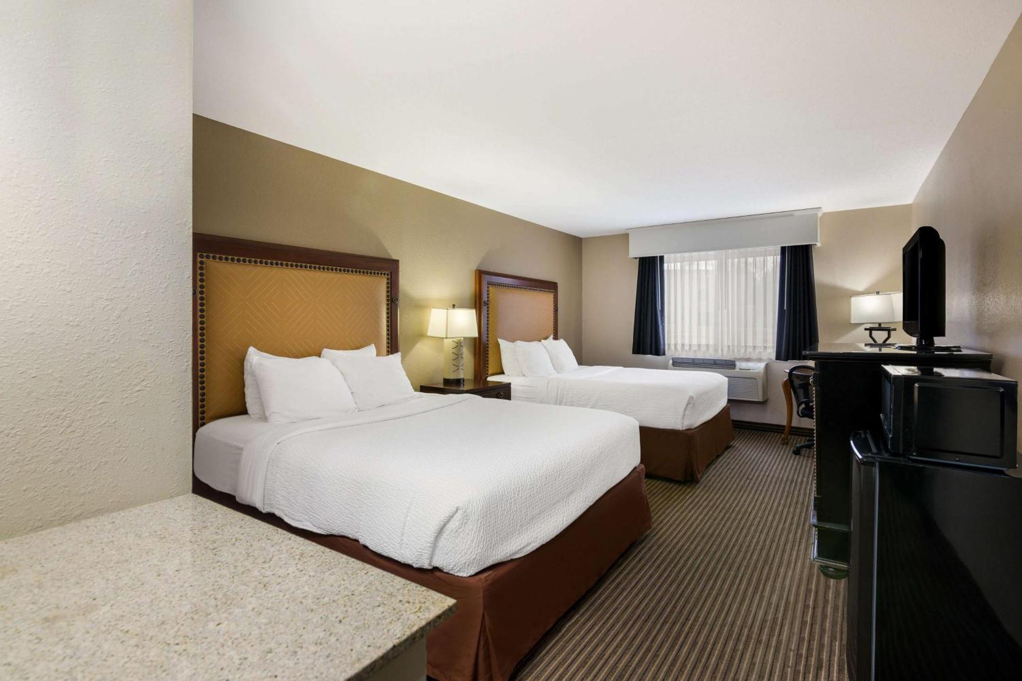 Revel Hotel Minot - Surestay Collection By Best Western Exterior foto